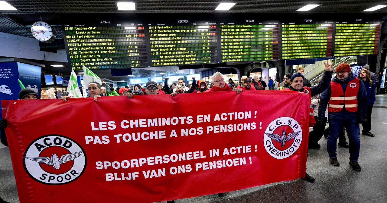 Loty odwołane, ograniczone kursy pociągów. Ogromna akcja strajkowa w Belgii