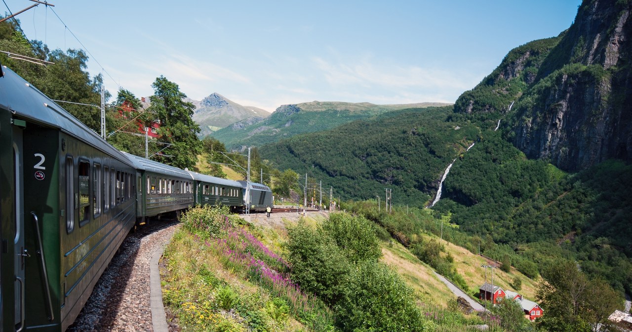 34 lata pracy i 182 wydrążone tunele. To najpiękniejsza trasa kolejowa Europy