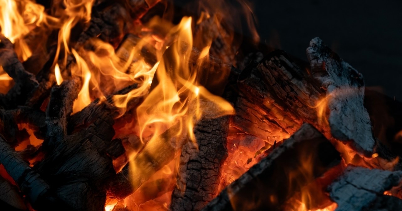 Dolali benzyny do ogniska, teraz walczą o życie! Dramatyczny wypadek