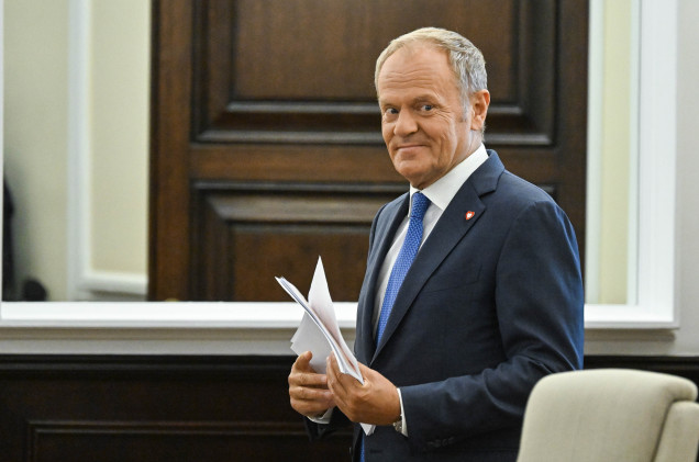 Tusk do Nawrockiego: Podpisuj prezydencie. Czekamy z napięciem