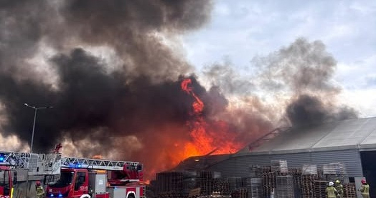 ​Hurtownia spożywcza na Mazowszu stanęła w ogniu