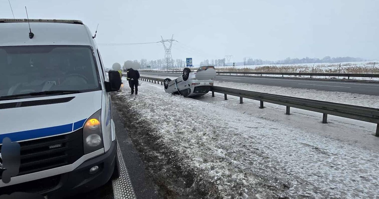 Kolizja z udziałem pojazdu służby więziennej. Jechali nim osadzeni