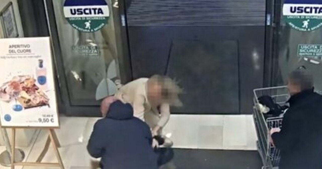 Szokujące sceny w Bergamo: Mężczyzna próbował wyrwać matce dziecko