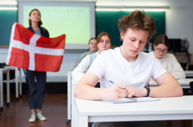 Samodzielnie, drodzy uczniowie. Oto sposób Danii na nadużywanie AI