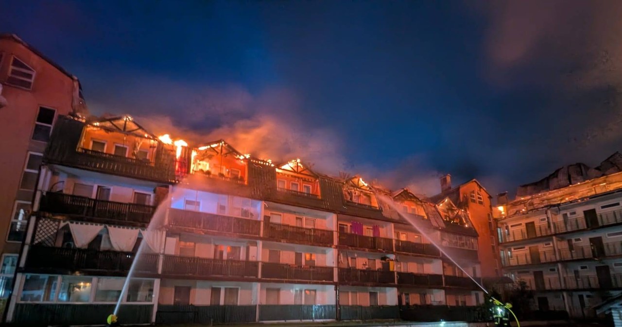 Pożar bloków w Ząbkach. Wojewoda zapowiada wsparcie dla pogorzelców