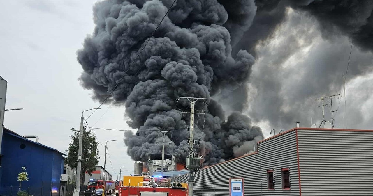 Ogromny pożar w Mińsku Mazowieckim opanowany! Trwa akcja dogaszania ognia.