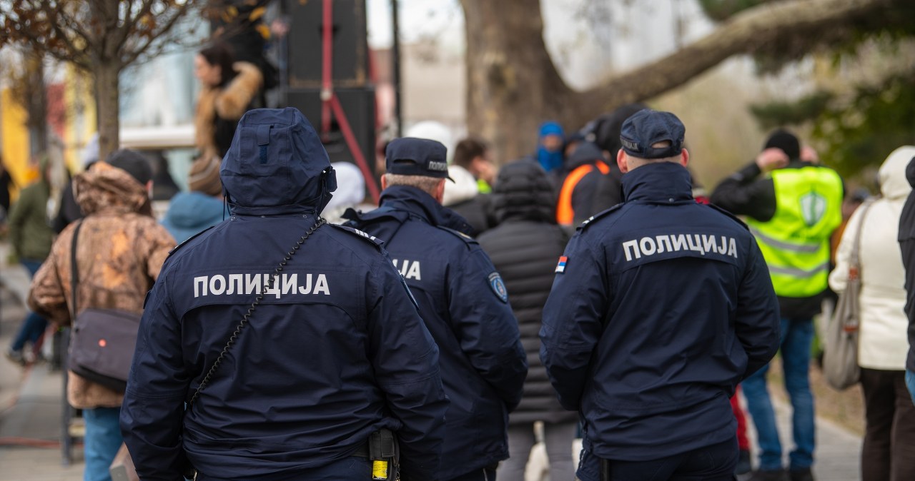 "Akt terroru" w Belgradzie. Przed serbskim parlamentem padły strzały