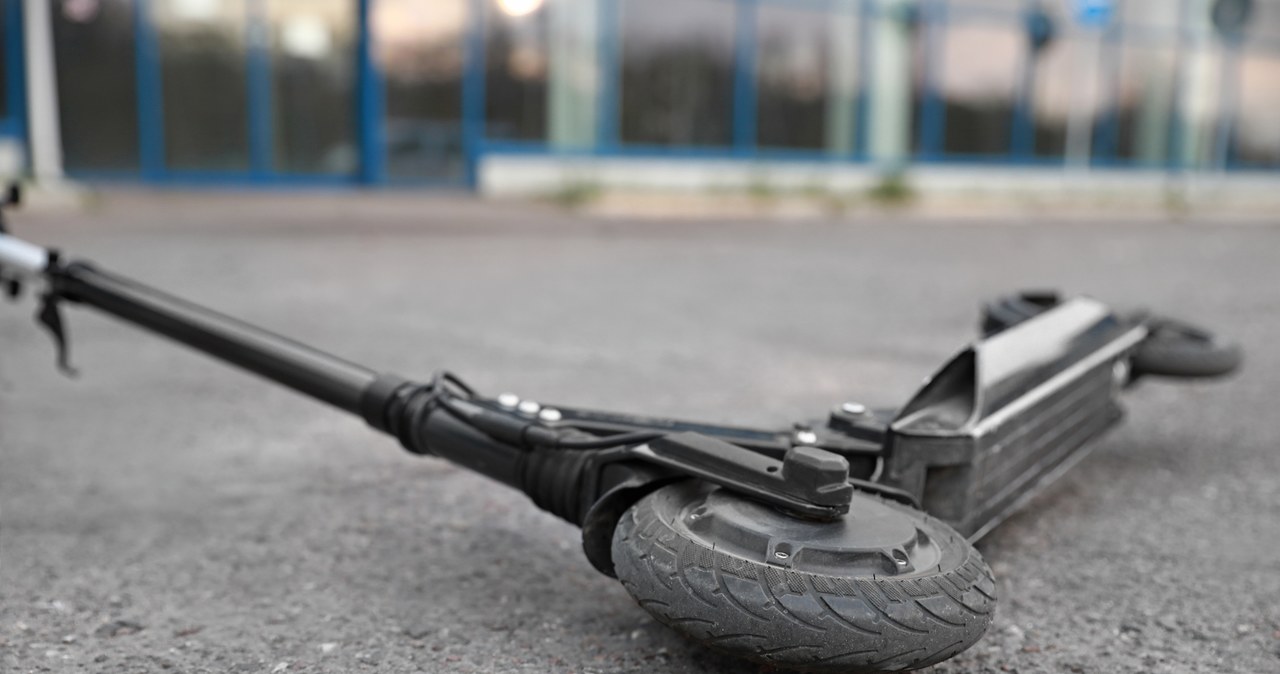 Hulajnoga elektryczna, ciężarówka, lokalna droga. 11-latek nie żyje