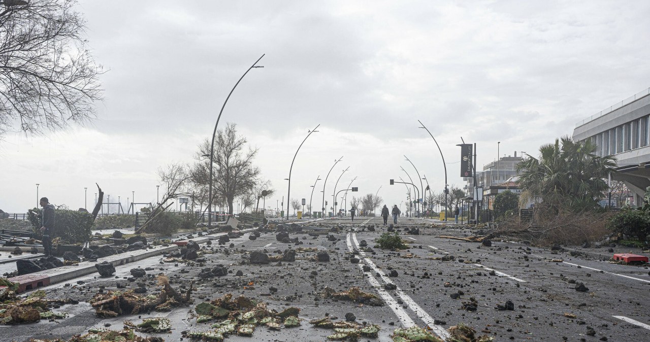 ​Sycylia liczy straty i  z niepokojem wypatruje wakacji