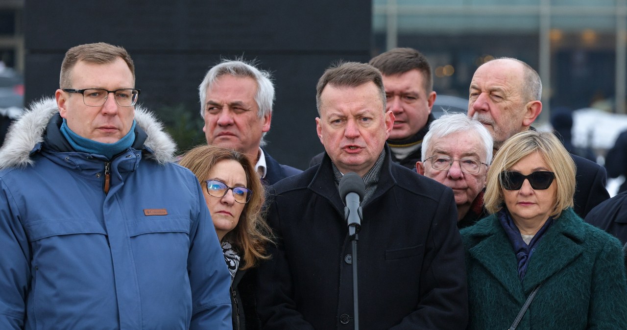 "Kłamca" na obchodach katastrofy smoleńskiej. Tłum zareagował na słowa Błaszczaka