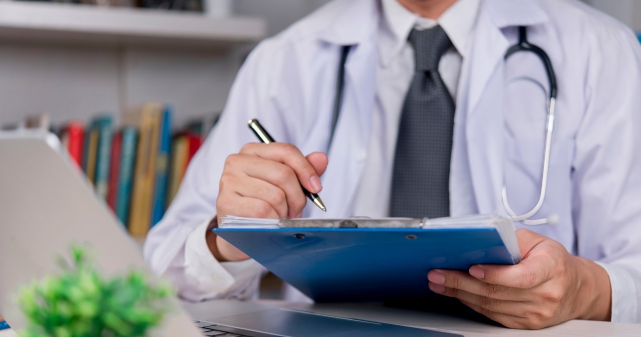 Wypisał pacjentkę do domu, po kilku dniach zmarła. Wyrok dla lekarza