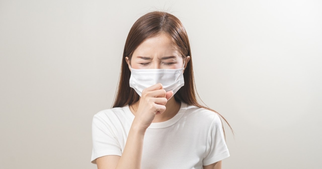 Covid-19 znów w natarciu. "Wirus zawsze będzie o krok przed nami"