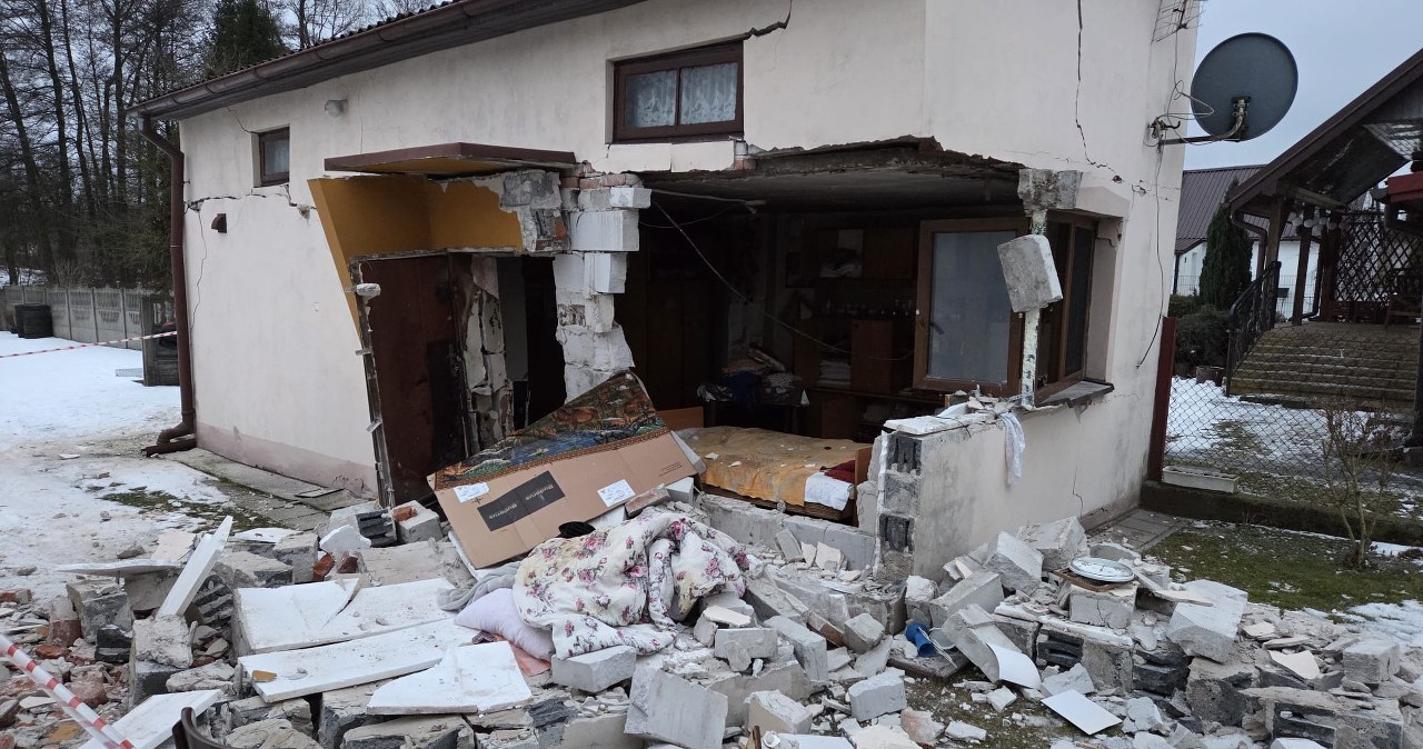 Potężny wybuch gazu w Łódzkiem. 88-latka poważnie ranna, wnuk wyniósł babcię z domu