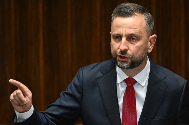 „Pomyliliście się”. Szef MON ostro o „wyciu” opozycji
