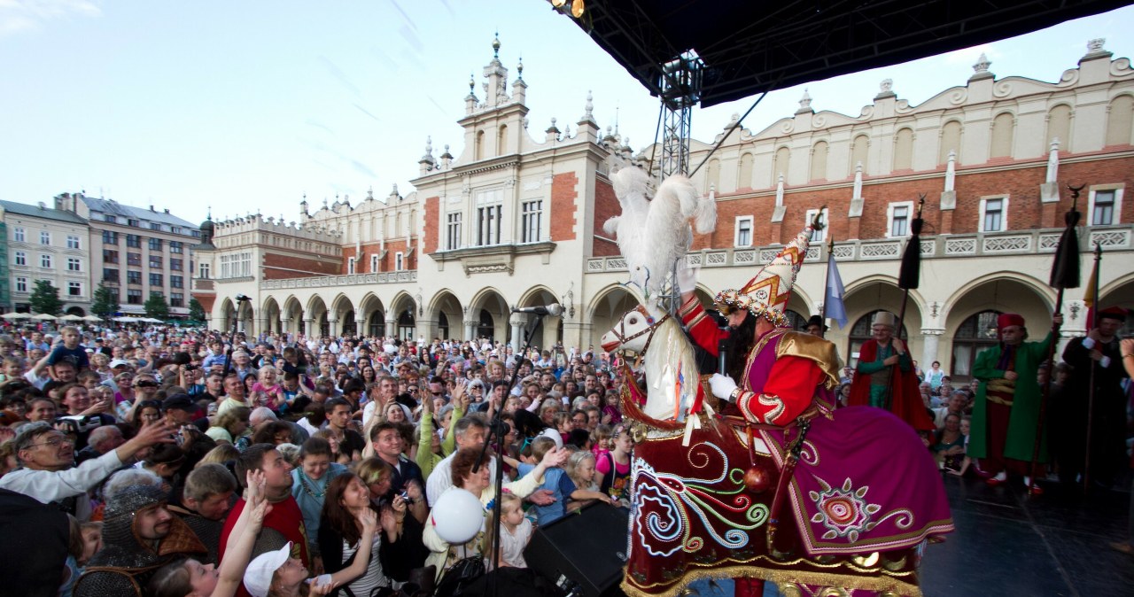 Pochód Lajkonika przeszedł przez Kraków. To jedna z najpiękniejszych tradycji miasta