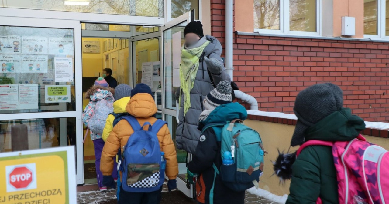 "Nauczyciel wyzywał syna". Matka ucznia zabiera głos po szarpaninie w głogowskiej szkole