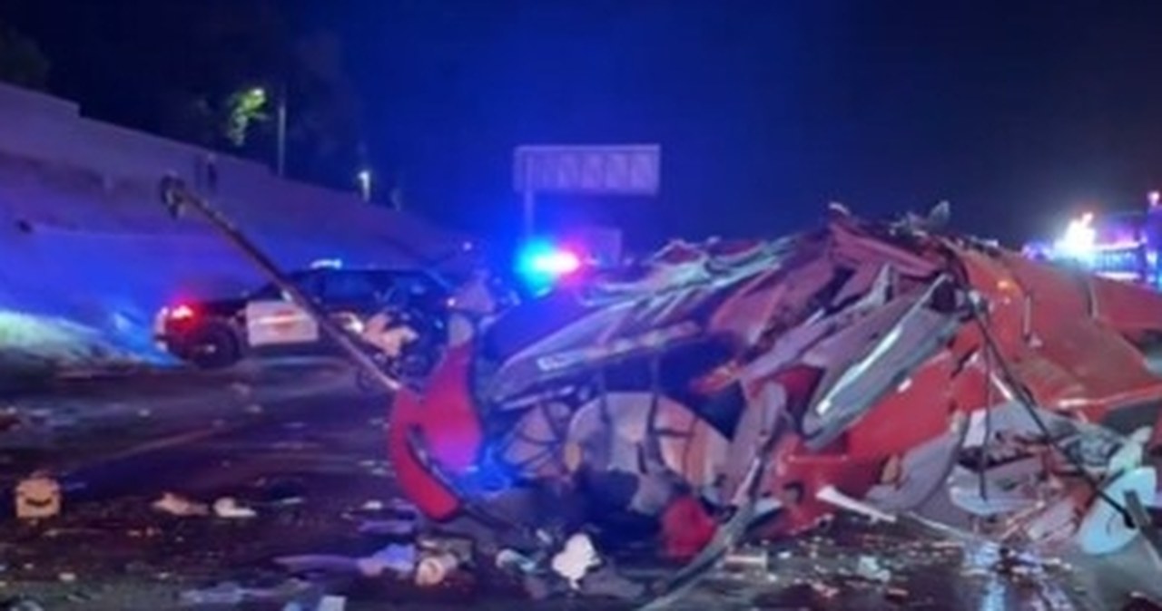 Katastrofa śmigłowca na autostradzie. Trzy osoby w stanie krytycznym