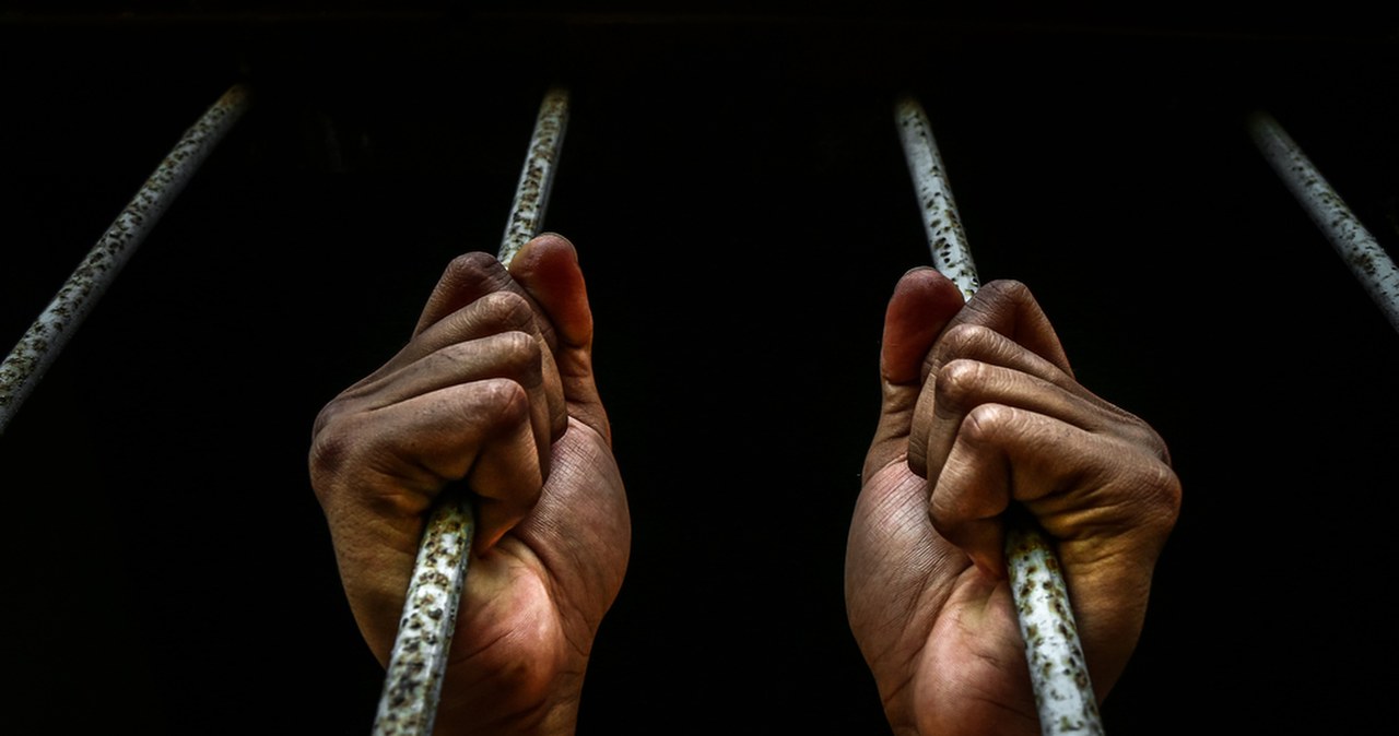 Horror w Radomiu. 19-latek okrutnie znęcał się nad ciężarną partnerką