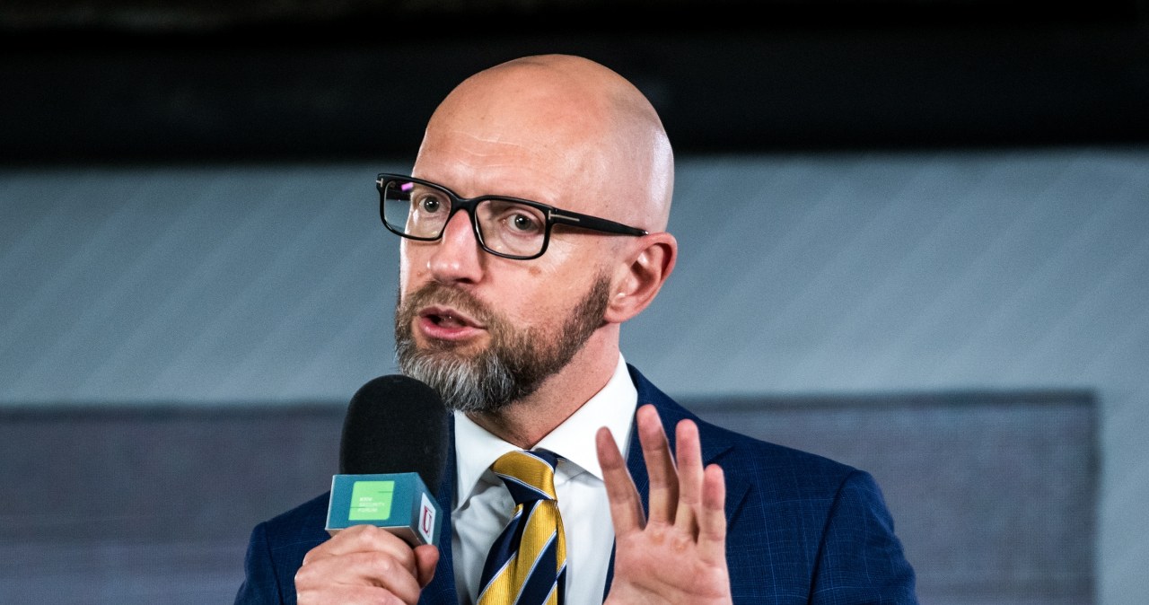 "Musimy zachować zimną krew". Były premier Ukrainy krytykuje odsyłanie orderów