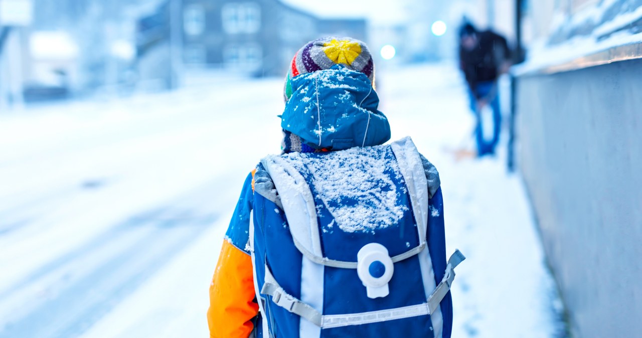 Przedłużone ferie z powodu mrozu. W tych szkołach odwołano lekcje