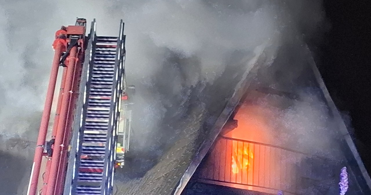 Nocny pożar hotelu w Wielkopolsce. Trwa dogaszanie budynku
