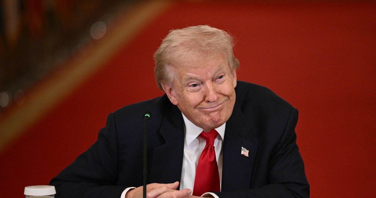 Nadchodzi "bardzo mocne" uderzenie na Iran. Trump mówi o "całkowitym zniszczeniu"