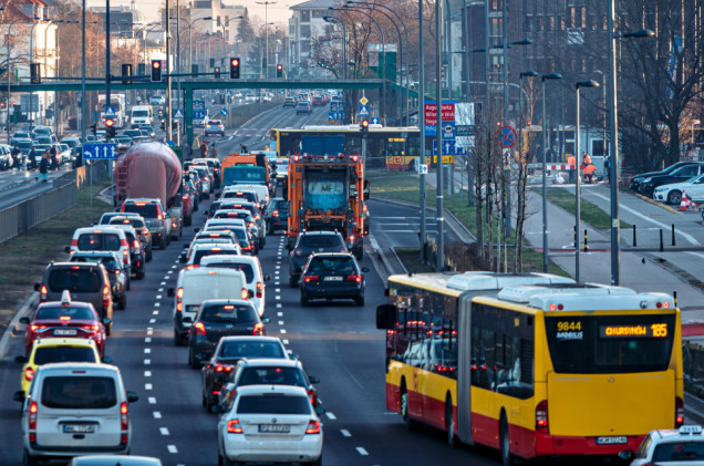 Ogromny ruch na drogach wojewódzkich. GDDKiA podała dane