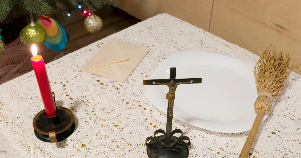 Ile należy dać księdzu do koperty? Wyjaśniamy