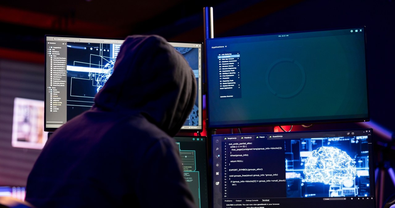 15-latek zhakował państwową agencję. Chciał sprzedać dane milionów osób