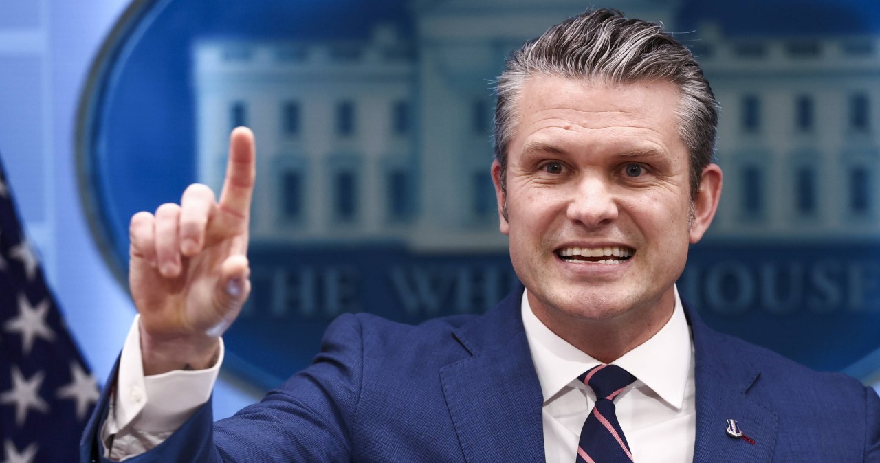 "Zbombardujemy kluczowe obiekty". Hegseth grozi Iranowi