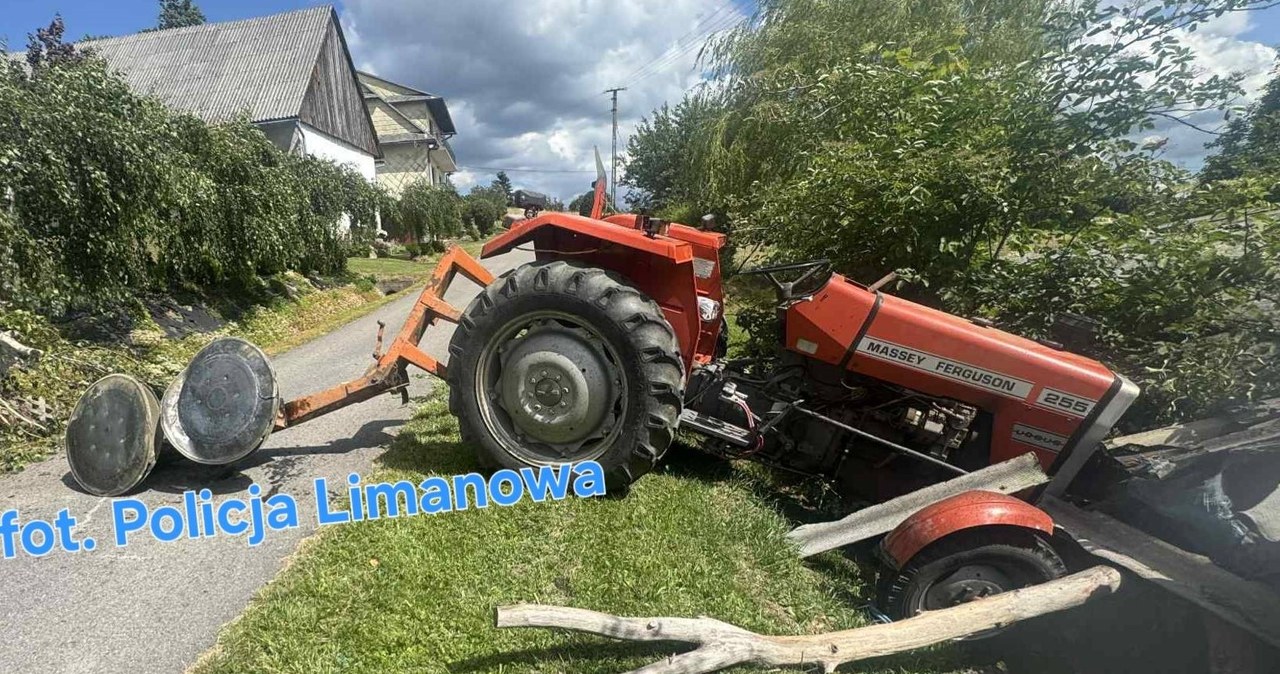 Traktorzysta z ośmioma promilami! Staranował drzewo i szopę