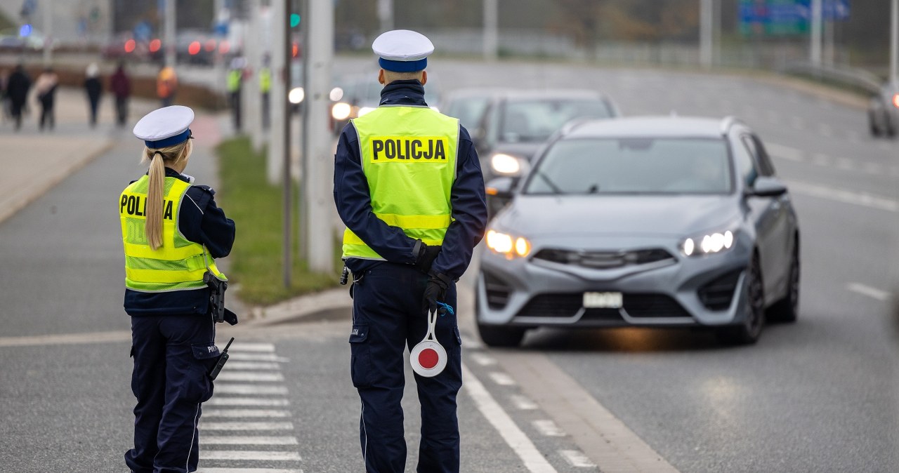 Telefon do wpływowego policjanta i zapominamy o mandacie? Prokuratura oskarża