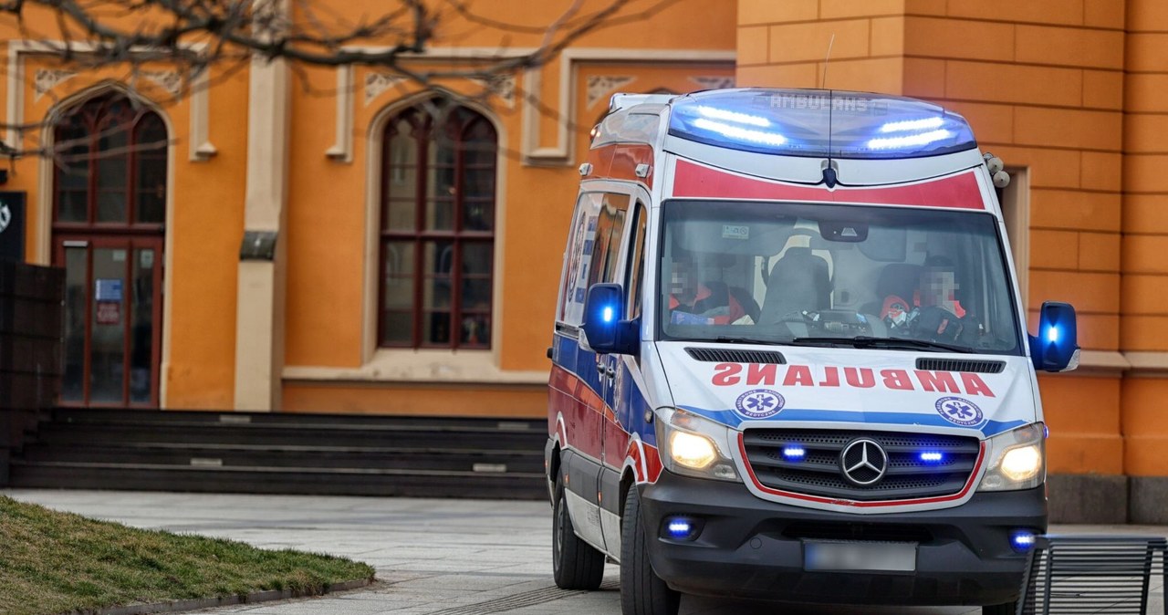 ​Bramki i detektory metali w szpitalach? Propozycja resortu sprawiedliwości