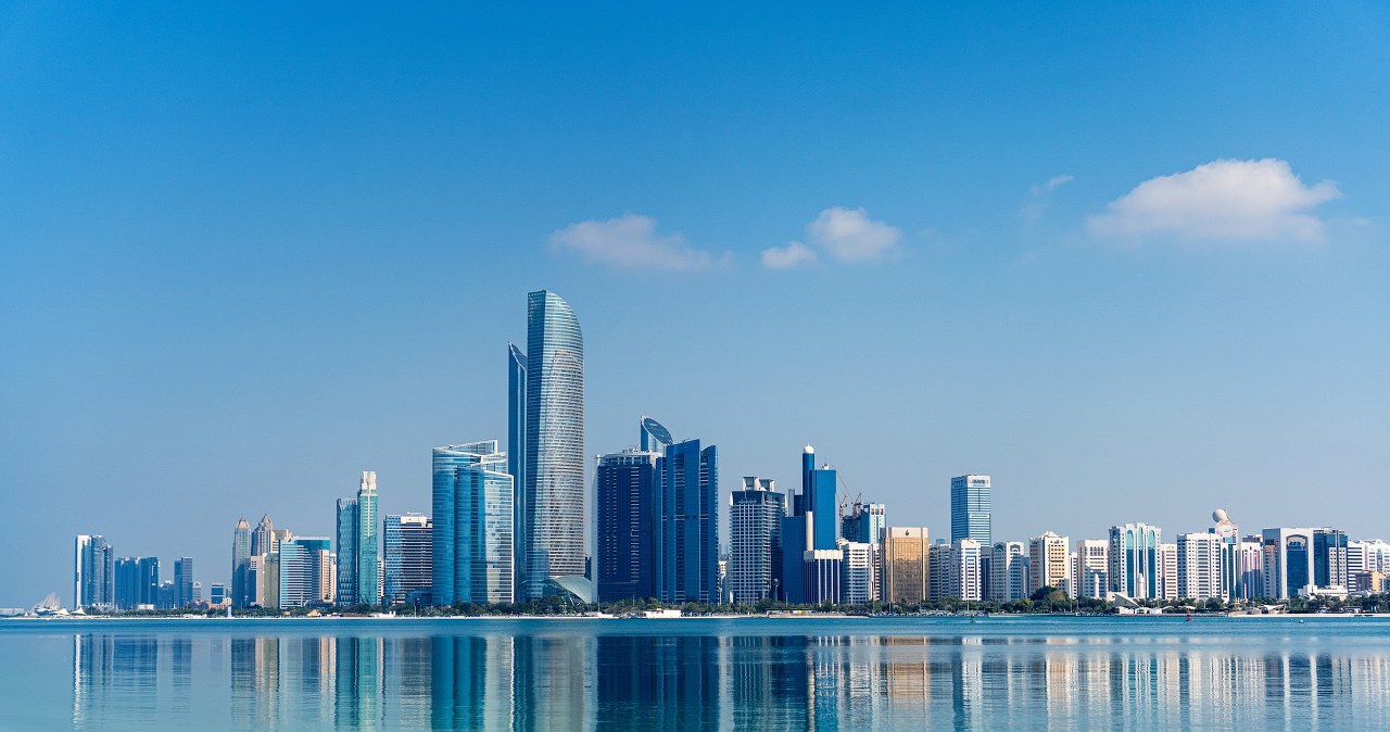 Ataki na Iran sparaliżowały loty. Turyści w Abu Zabi i Dubaju nie zapłacą za hotel