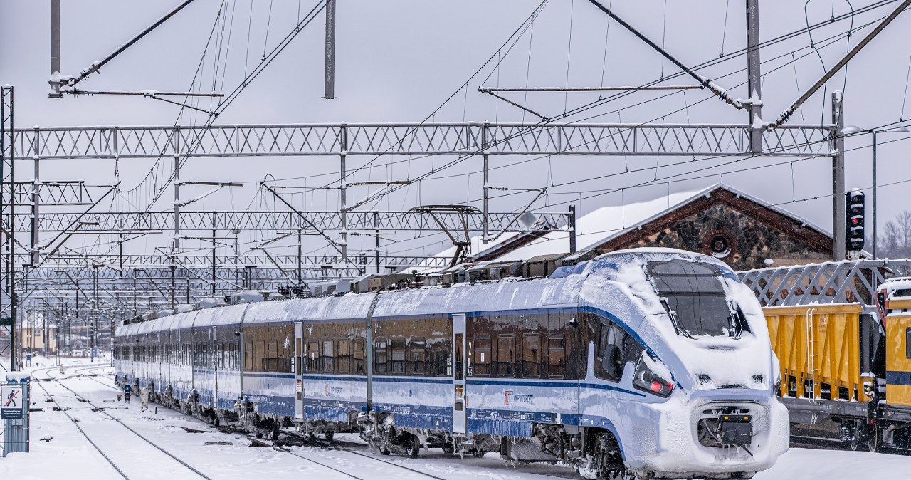 Naprawa trwała wiele godzin. Poważna awaria sieci trakcyjnej usunięta