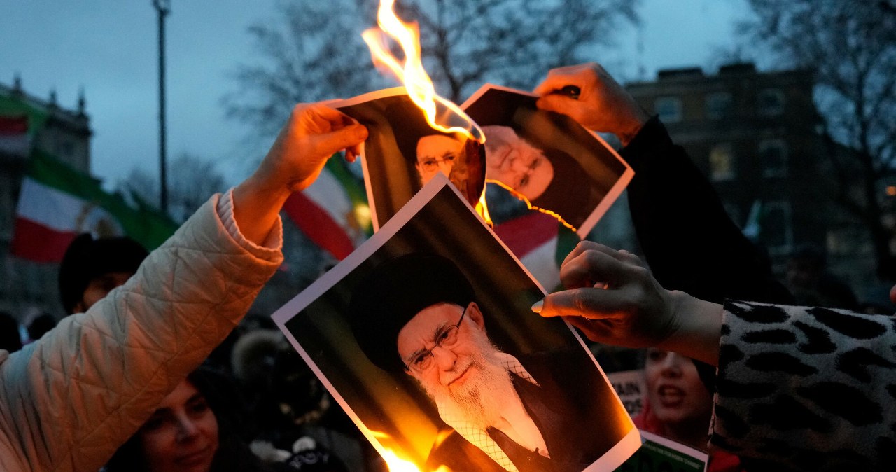 Coraz więcej ofiar w Iranie. Będzie specjalna narada z udziałem Trumpa