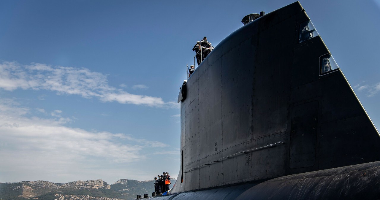 Dron nad główną bazą francuskiej marynarki wojennej