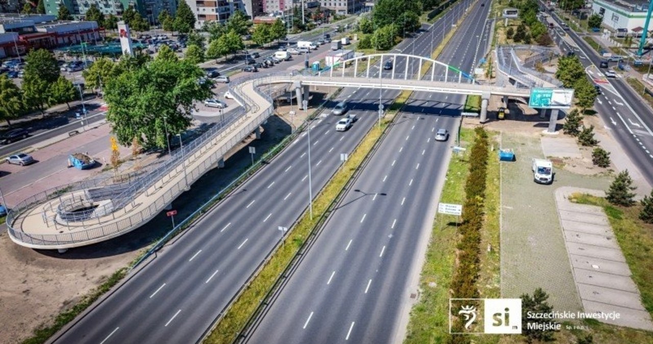 Otwarto 36-metrową kładkę nad główną ulicą wjazdową do Szczecina
