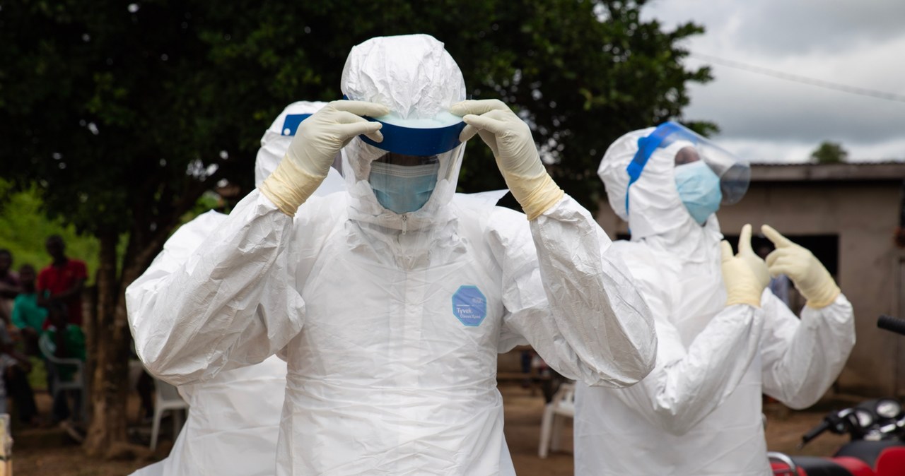 Ebola znów atakuje. Kilkanaście ofiar, utrudnione monitorowanie chorych