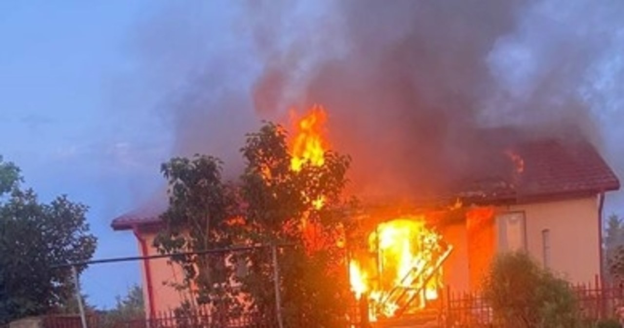 Wynieśli 96-latkę z płonącego domu