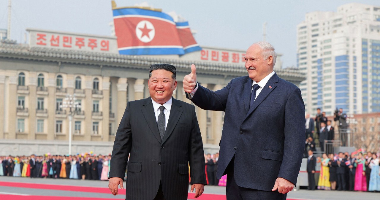 Hołd w imieniu Putina. Łukaszenka u Kim Dzong Una potwierdza sojusz