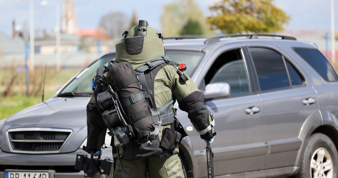 ​Uwaga, niewybuch na plaży. Teren odgrodzony