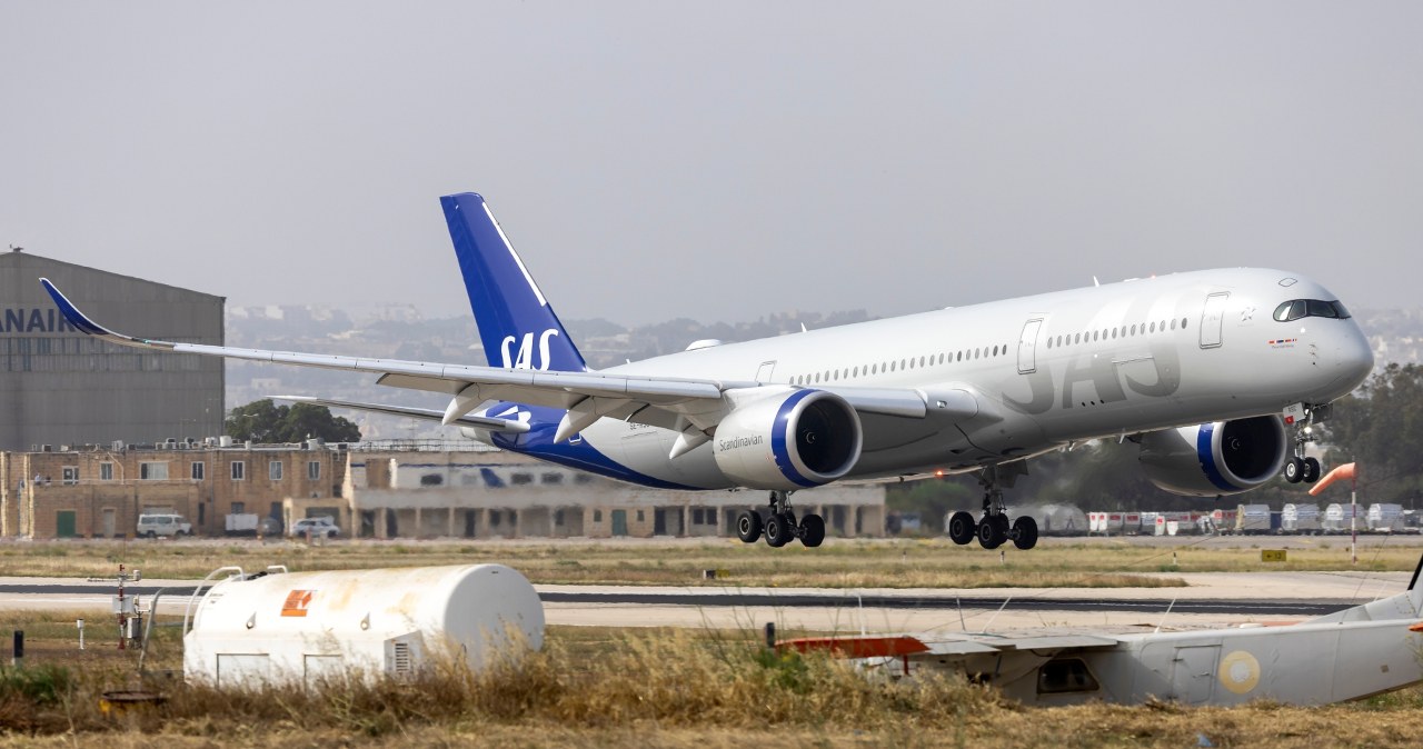 Europejskie linie lotnicze odwołują setki lotów przez rekordowe ceny paliwa