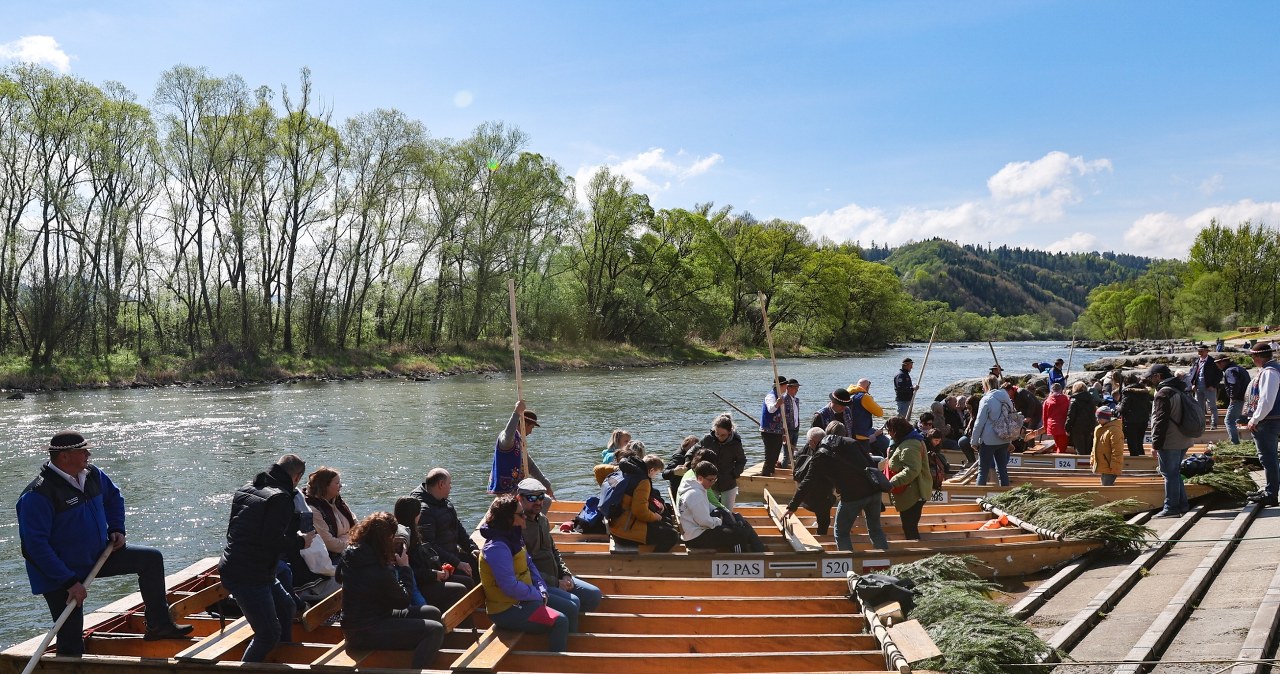 Spływ Dunajcem. Flisacy gotowi do nowego sezonu jednej z największych atrakcji Pienin