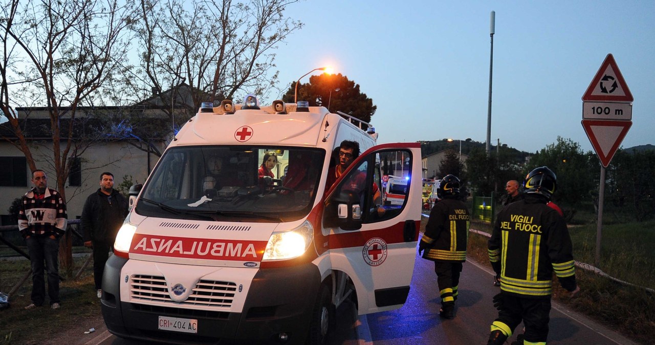 Trzech mundurowych nie żyje, wielu rannych. Dom eksplodował, gdy weszli do środka