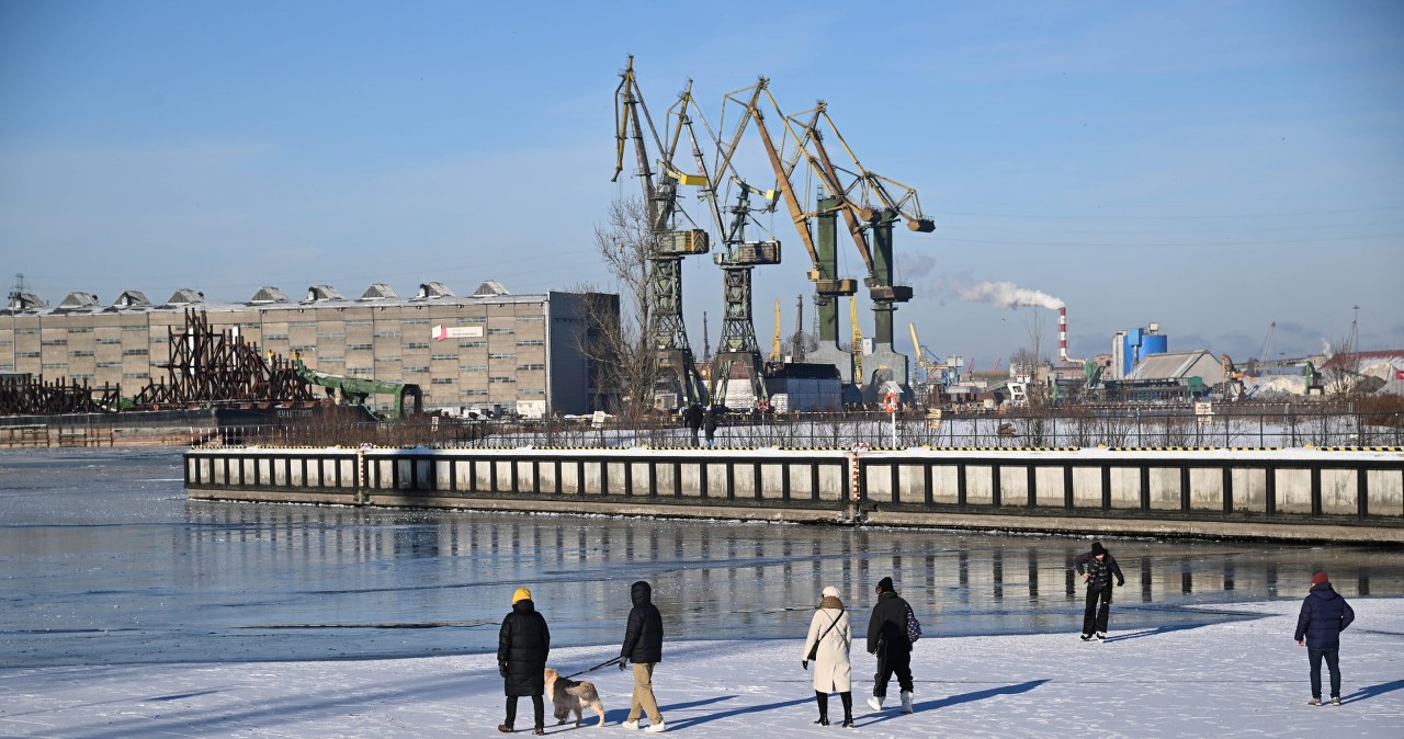 Odwołane pociągi, opóźnione tramwaje. Trójmiasto walczy z mrozem