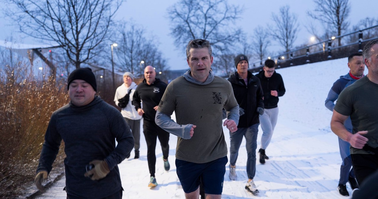 Niecodzienny widok w Warszawie. Poranny jogging sekretarza obrony USA