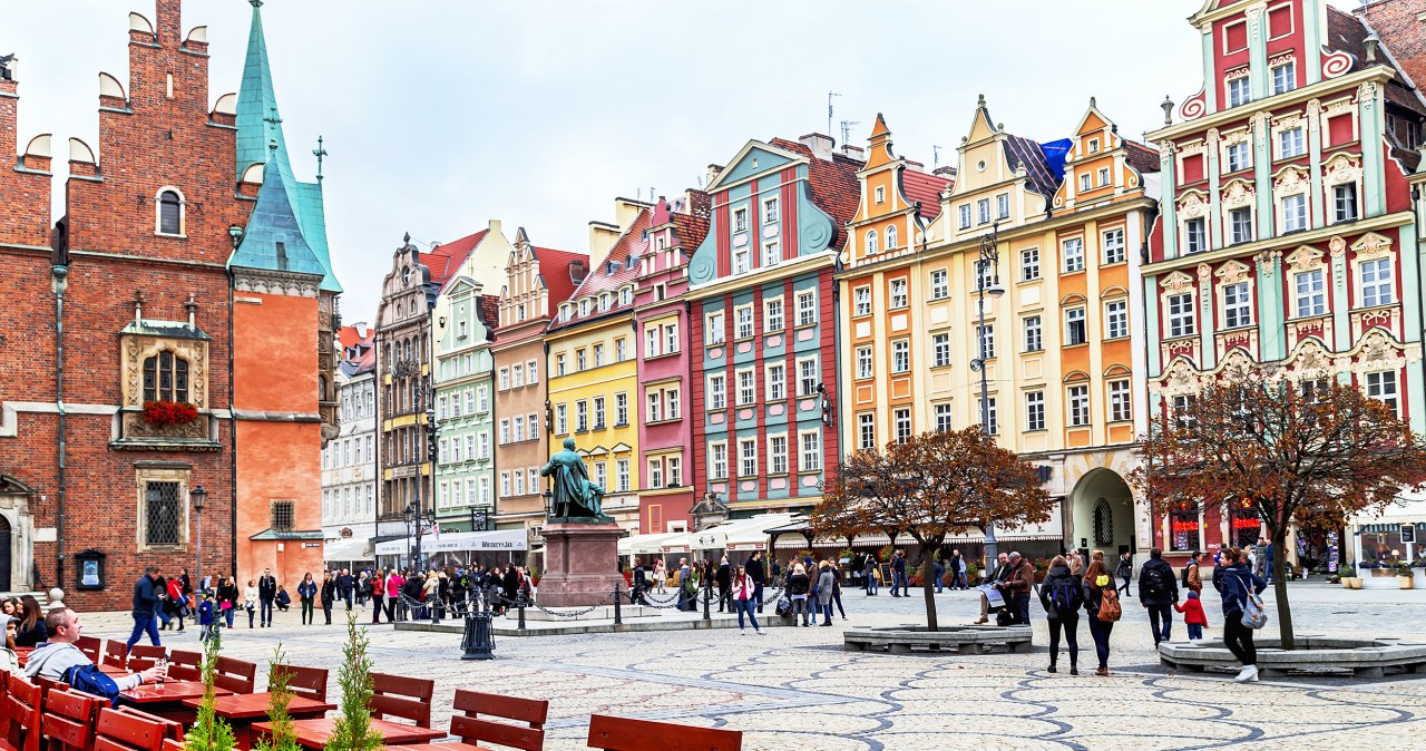 Szklane ogródki na wrocławskim rynku kością niezgody. Miasto nalicza kary