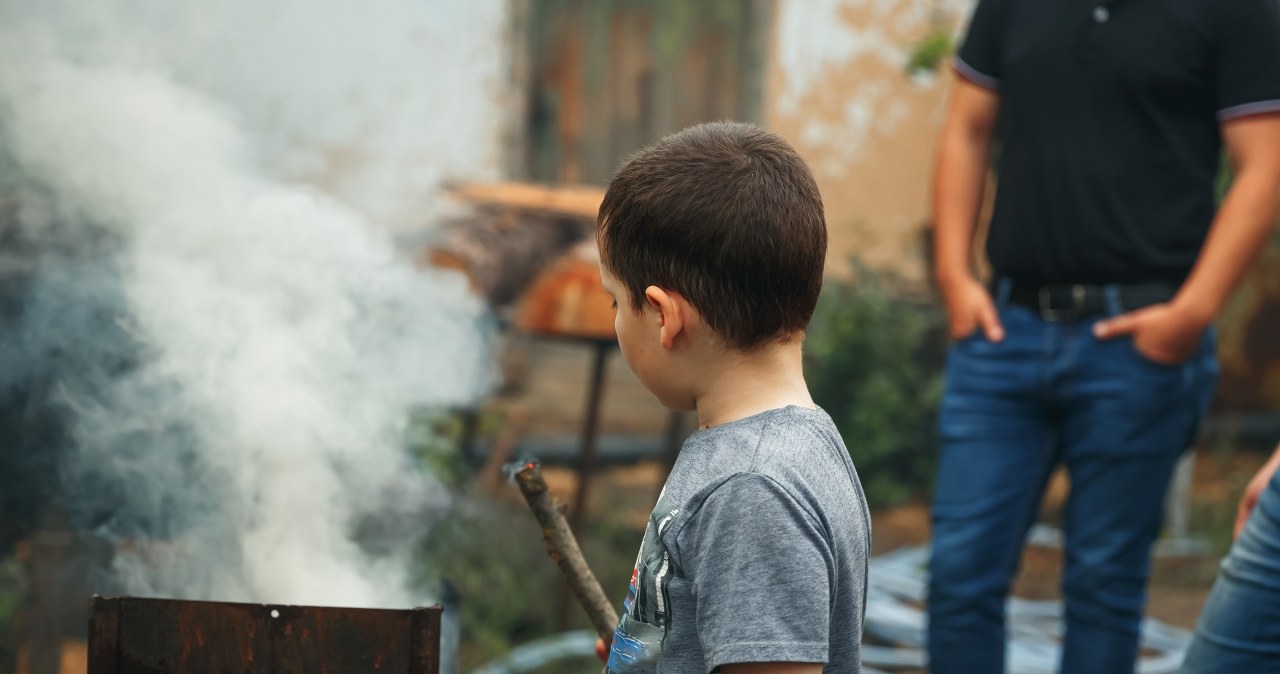 Tragedia przy grillu. Ojciec dolał podpałkę, 7-latek z ciężkimi poparzeniami