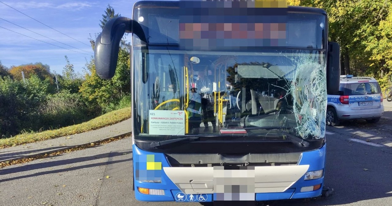14-latek na hulajnodze potrącony przez autobus